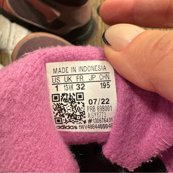 adidas kids Terrex Snow Cf R.rdy hiking shoes size 1 - Picture 7 of 7